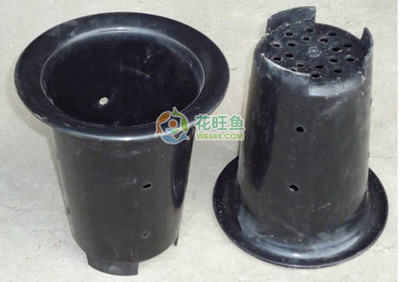 阳台园艺之选 黑色兰花塑料花盆与花架批发指南