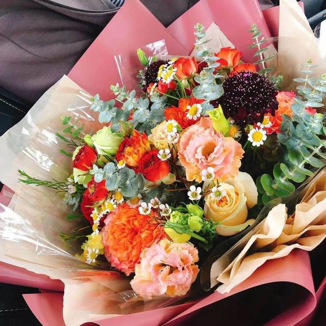 精致小花束引领女神节花卉消费新潮流